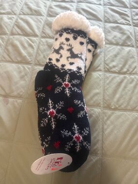 Cozy Fuzzy Snowflake Slipper Socks - Navy, White & Red
